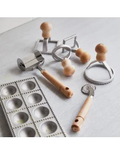 Kit to make ravioli and...