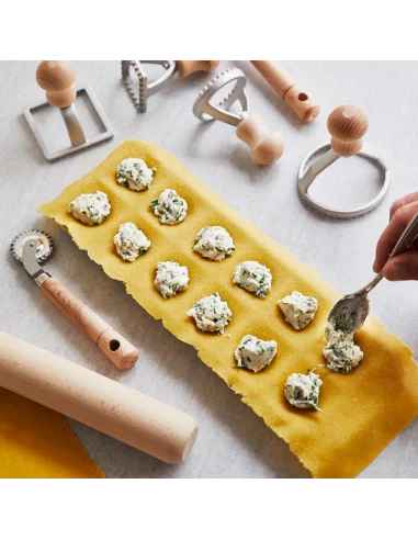 Kit to make ravioli and tortellini