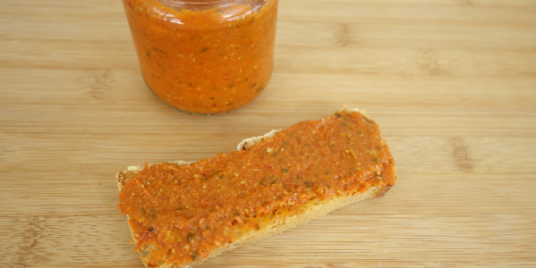 Tartinade à la tomate rôtie