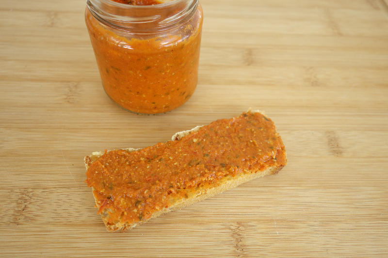 Tartinade à la tomate rôtie